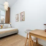 Lejlighed Rentero Modern Spacious In