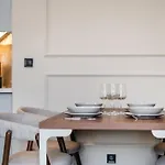 Rentero Modern Spacious In Praha
