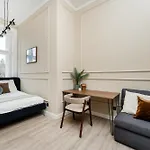 Rentero Modern Spacious In Lejlighed Prag