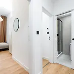 Rentero Modern Spacious In *