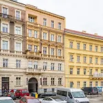 Rentero Modern Spacious In Prag