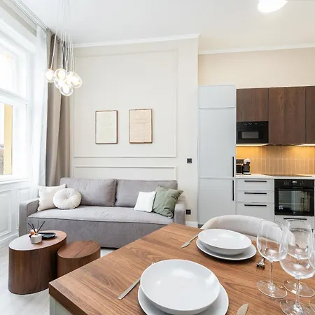 Rentero Modern Spacious In Praga