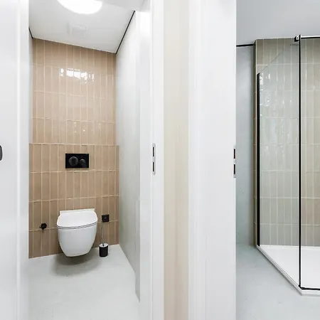 Rentero Modern Spacious In Apartament