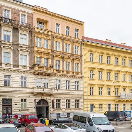 Rentero Modern Spacious In Praga