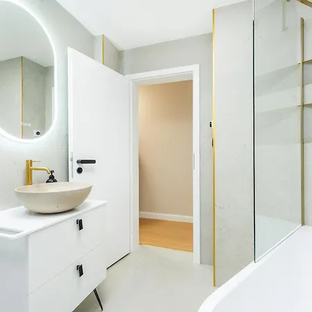 Apartament Rentero Modern Spacious In