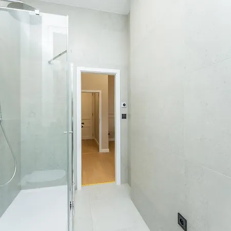 Rentero Modern Spacious In Apartament