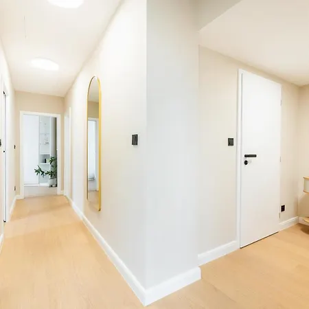 Rentero Modern Spacious In Apartament