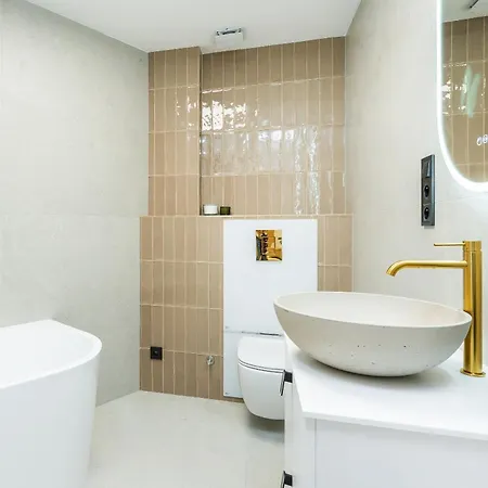 Rentero Modern Spacious In Apartament Praga