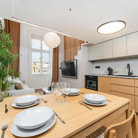 Διαμέρισμα Rentero Modern Spacious In Πράγα
