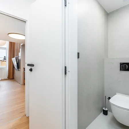 Rentero Modern Spacious In Διαμέρισμα